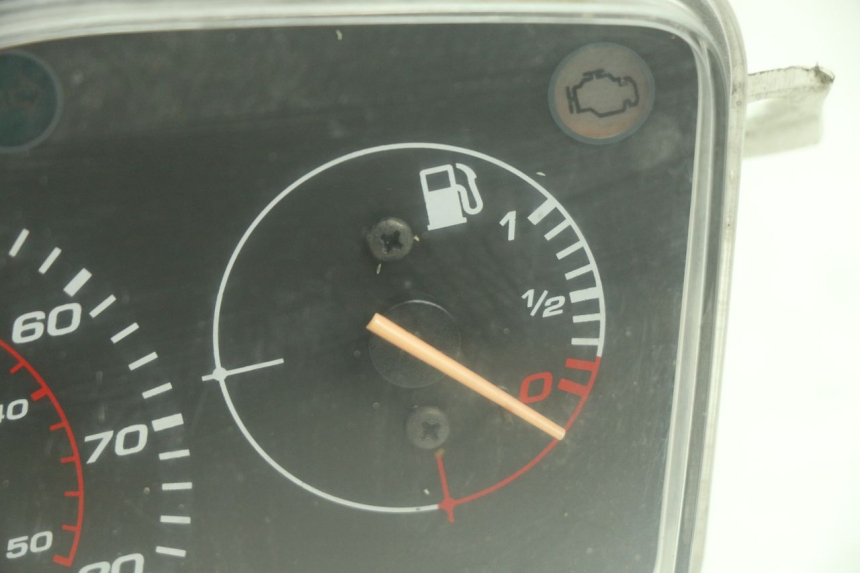 photo de TACHOMETER PEUGEOT KISBEE 4T 50 (2018 - 2022) - Zoom auf Gebrauchszustand
