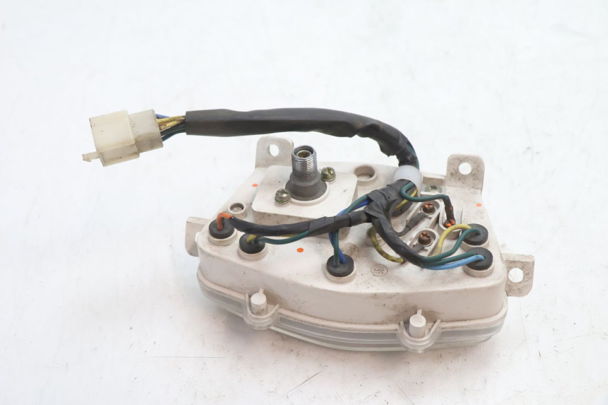 photo de TACHOMETER PEUGEOT KISBEE 4T 50 (2010 - 2017) - Oberflächenzustand und Material