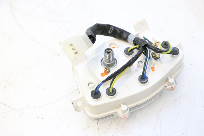 photo de TACHOMETER PEUGEOT KISBEE 4T 50 (2018 - 2022) - Details der Befestigungspunkte