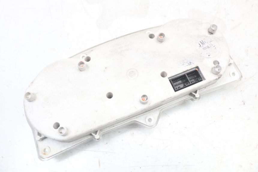 photo de TACHOMETER  KYMCO X-TOWN XTOWN 125 (2016 - 2021) - Details der Befestigungspunkte