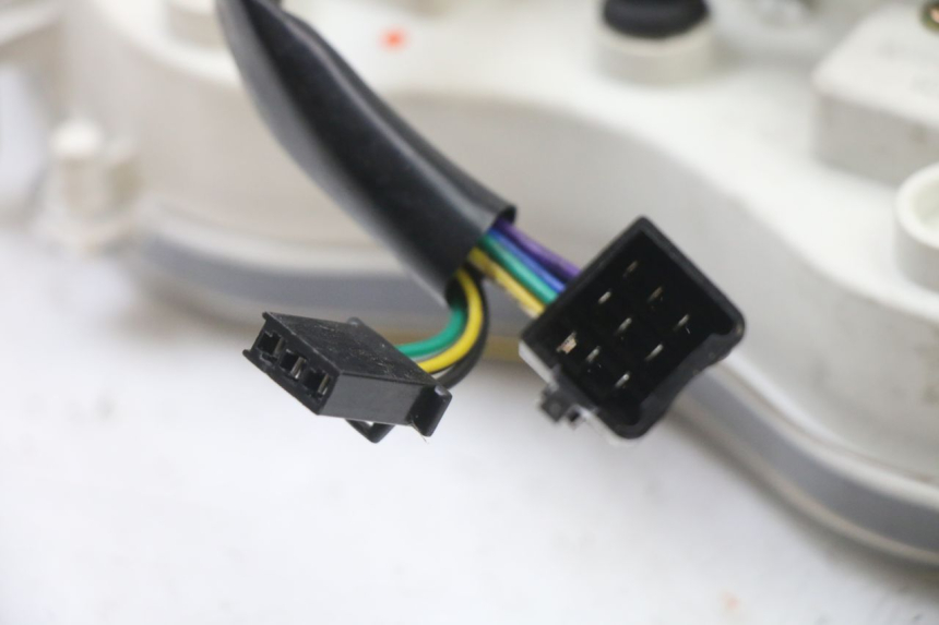 photo de TACHOMETER  LONGJIA SHARPY 125 (2020 - 2024) - Oberflächenzustand und Material