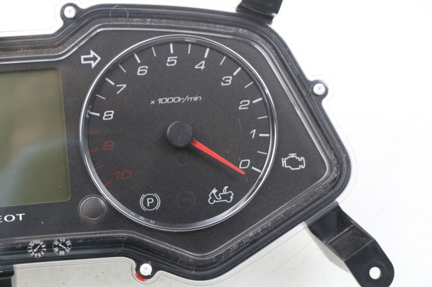 photo de TACHOMETER  PEUGEOT METROPOLIS 400 (2017 - 2020) - Charakteristische Merkmale