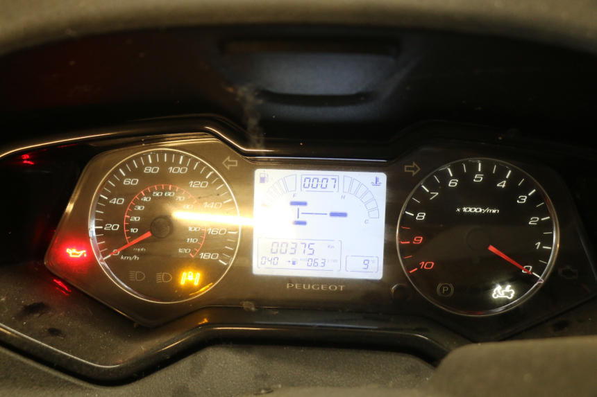 photo de TACHOMETER  PEUGEOT METROPOLIS 400 (2017 - 2020) - Zoom auf Gebrauchszustand