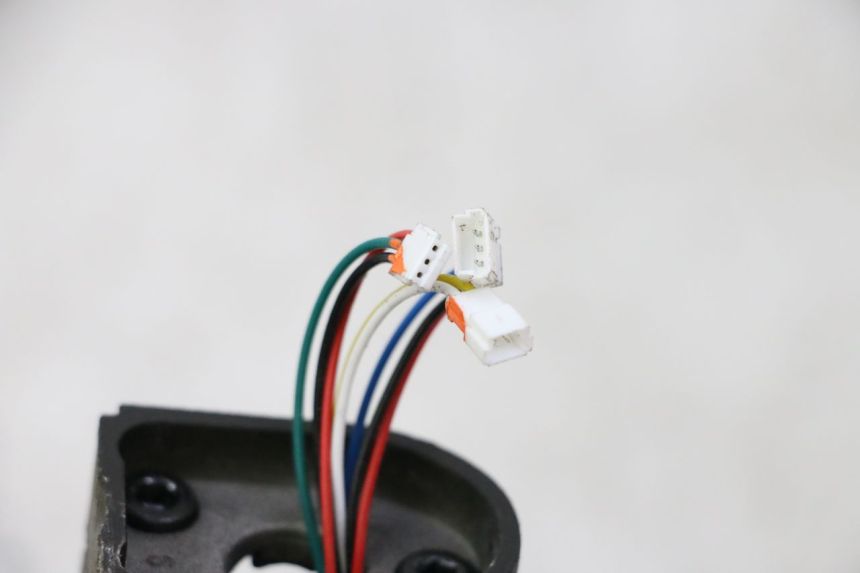 photo de TACHOMETER  XIAOMI MI PRO 2 1 - Details der Befestigungspunkte