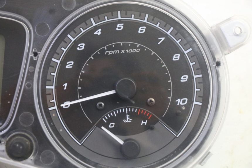photo de TACHOMETER  PIAGGIO MP3 HPE 350 (2018 - 2020) - Alternative Perspektive