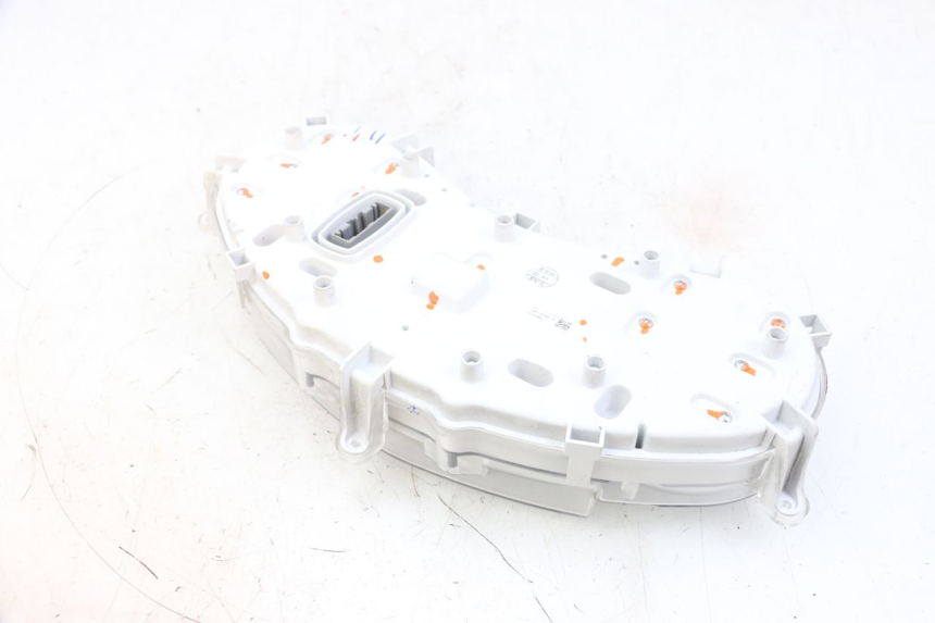 photo de TACHOMETER  PIAGGIO MP3 HPE 300 (2019 - 2026) - Alternative Perspektive