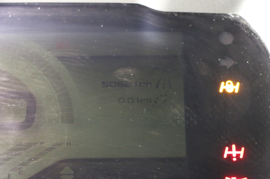 photo de TACHOMETER  PIAGGIO MP3 HPE 530 (2022 - 2026) - Technische Nahaufnahme