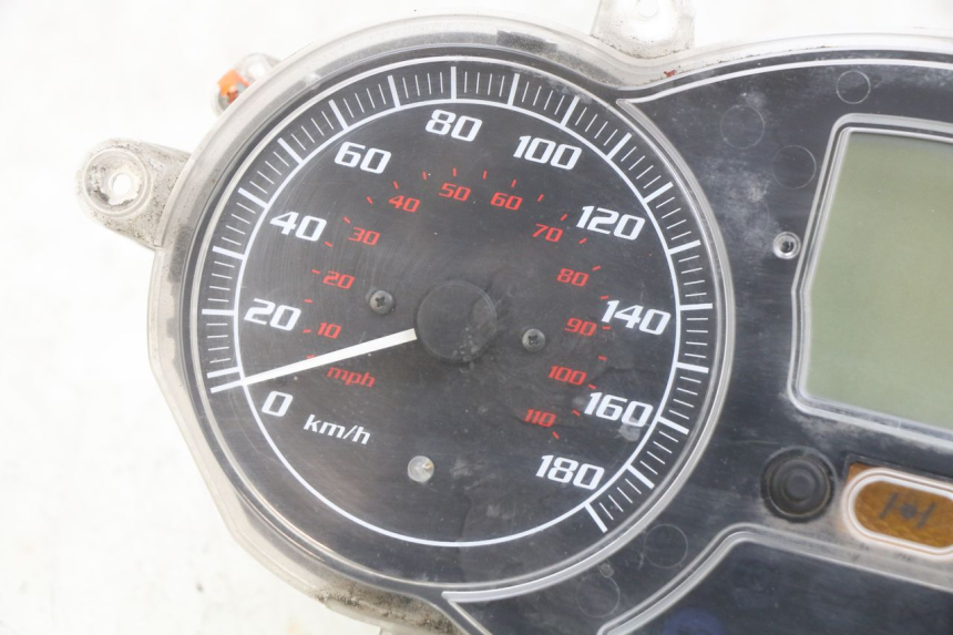 photo de TACHOMETER PIAGGIO MP3 LT 400 (2007 - 2012) - Zoom auf Komponenten