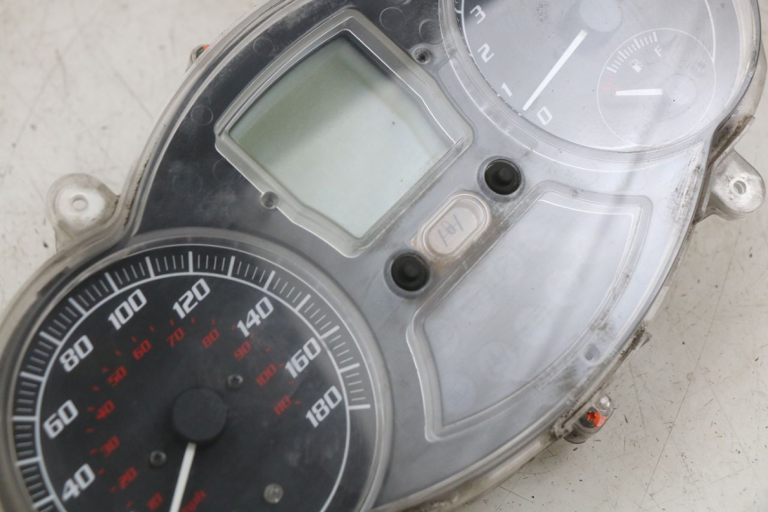 photo de TACHOMETER PIAGGIO MP3 LT 400 (2007 - 2012) - Zoom auf Gebrauchszustand