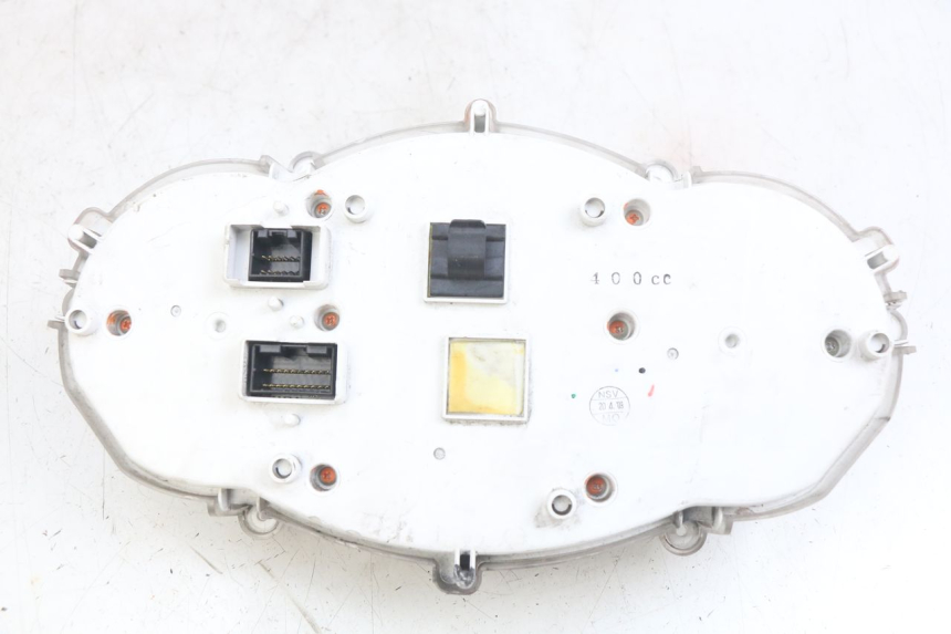 photo de TACHOMETER PIAGGIO MP3 LT 400 (2007 - 2012) - Details der Befestigungspunkte