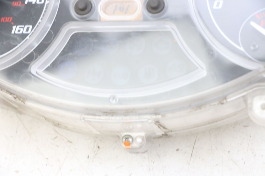 photo de TACHOMETER  PIAGGIO MP3 LT 300 (2010 - 2016) - Charakteristische Merkmale