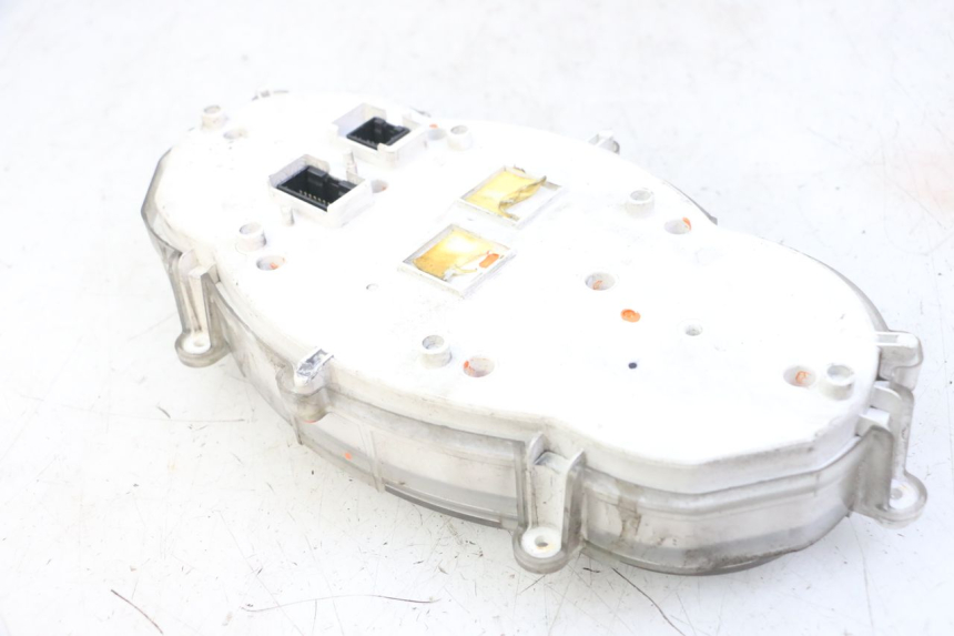 photo de TACHOMETER PIAGGIO MP3 LT 400 (2007 - 2012) - Details der Befestigungspunkte