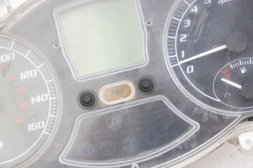 photo de TACHOMETER  PIAGGIO MP3 LT 300 (2010 - 2016) - Charakteristische Merkmale