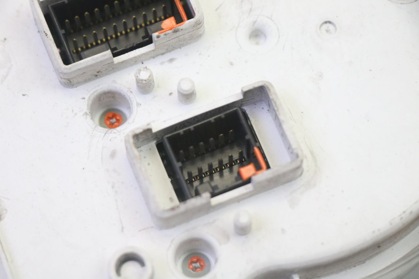 photo de TACHOMETER  PIAGGIO MP3 LT 300 (2010 - 2016) - Zoom auf Komponenten