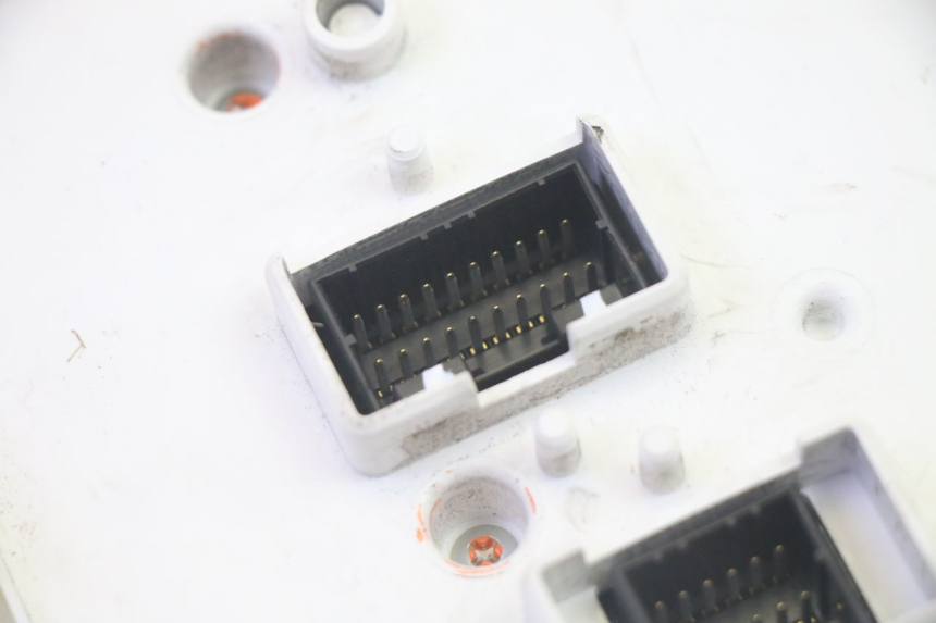 photo de TACHOMETER PIAGGIO MP3 LT 400 (2007 - 2012) - Charakteristische Merkmale