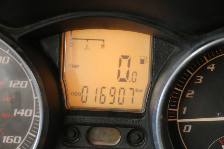 photo de TACHOMETER  PIAGGIO MP3 LT 300 (2010 - 2016) - Technische Nahaufnahme