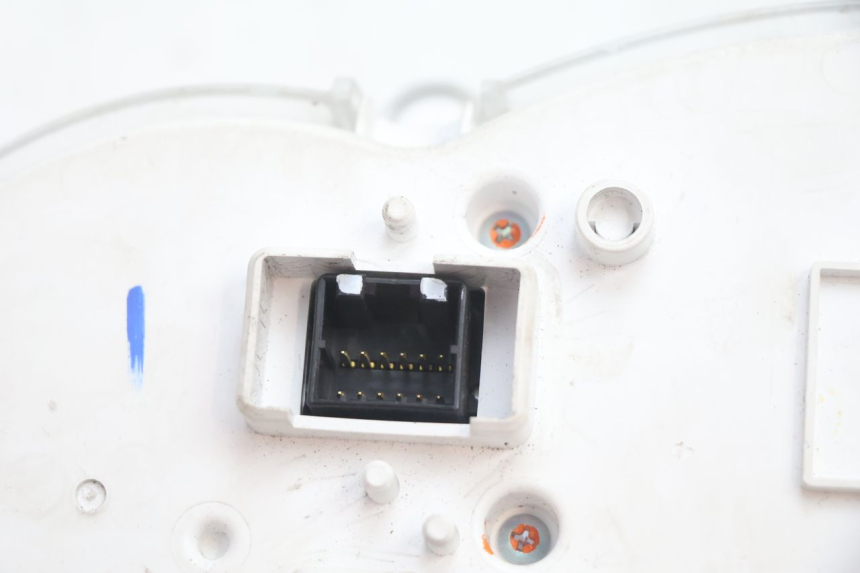 photo de TACHOMETER  PIAGGIO MP3 LT 300 (2010 - 2016) - Oberflächenzustand und Material