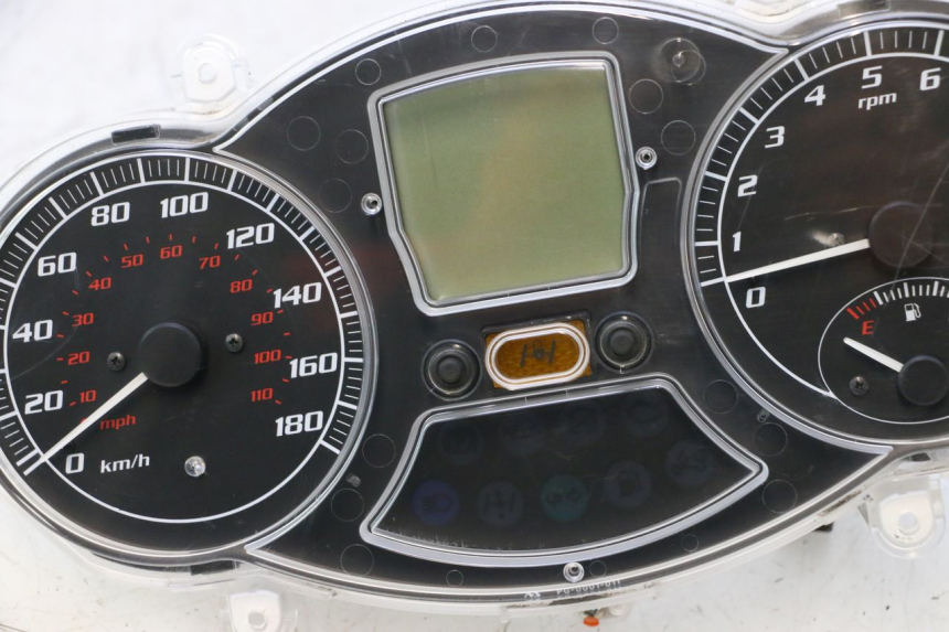 photo de TACHOMETER PIAGGIO MP3 LT 400 (2007 - 2012) - Zoom auf Komponenten