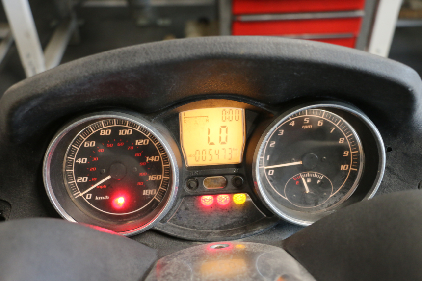 photo de TACHOMETER PIAGGIO MP3 LT 400 (2007 - 2012) - Technische Nahaufnahme