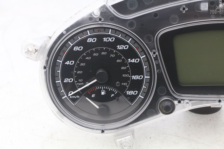 photo de TACHOMETER  PIAGGIO MP3 500 (2014 - 2017) - Hochauflösende Nahaufnahme