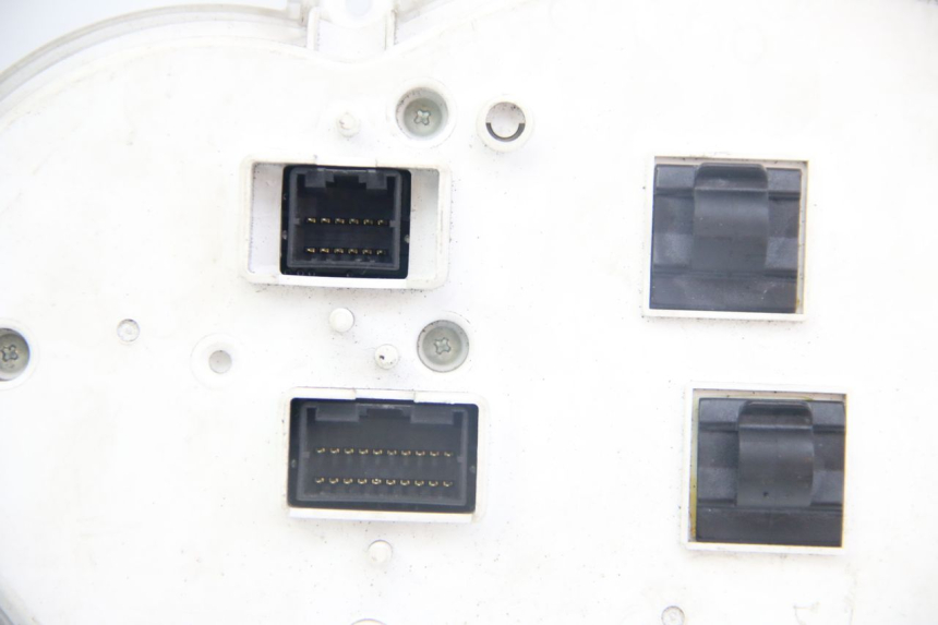 photo de TACHOMETER PIAGGIO MP3 125 (2006 - 2014) - Zoom auf Komponenten