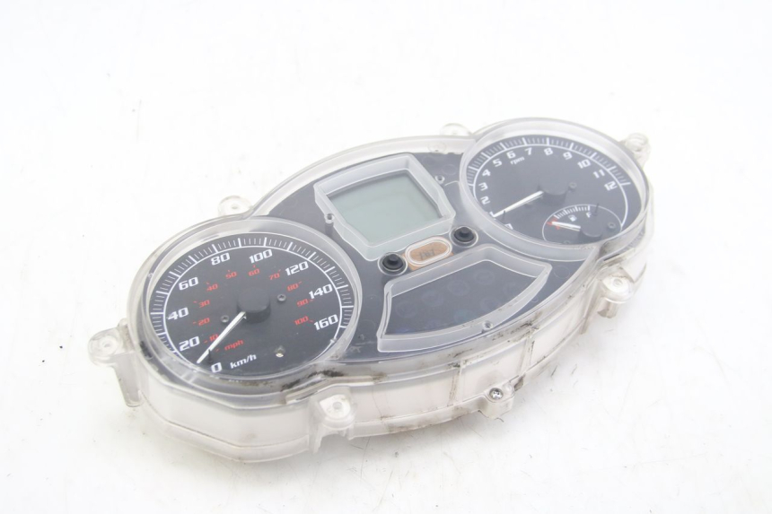 photo de TACHOMETER PIAGGIO MP3 125 (2006 - 2014) - Zoom auf Gebrauchszustand