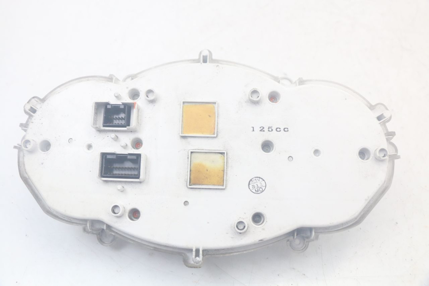 photo de TACHOMETER PIAGGIO MP3 125 (2006 - 2014) - Oberflächenzustand und Material