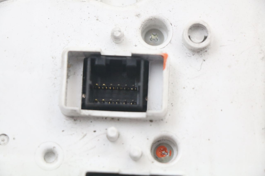 photo de TACHOMETER PIAGGIO MP3 125 (2006 - 2014) - Kennzeichnungen und Originalreferenzen