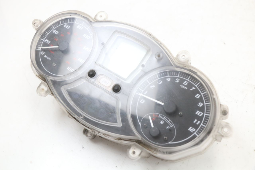 photo de TACHOMETER PIAGGIO MP3 125 (2006 - 2014) - Alternative Perspektive