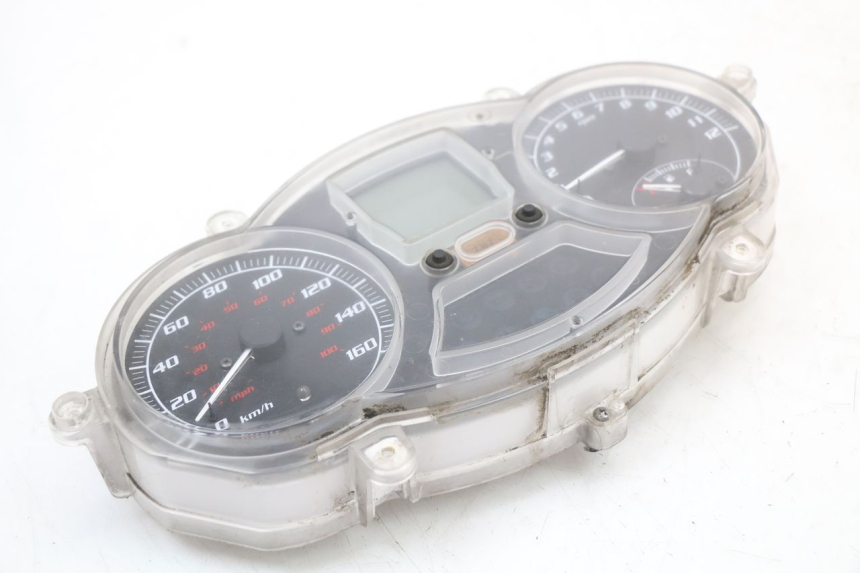 photo de TACHOMETER PIAGGIO MP3 125 (2006 - 2014) - Oberflächenzustand und Material