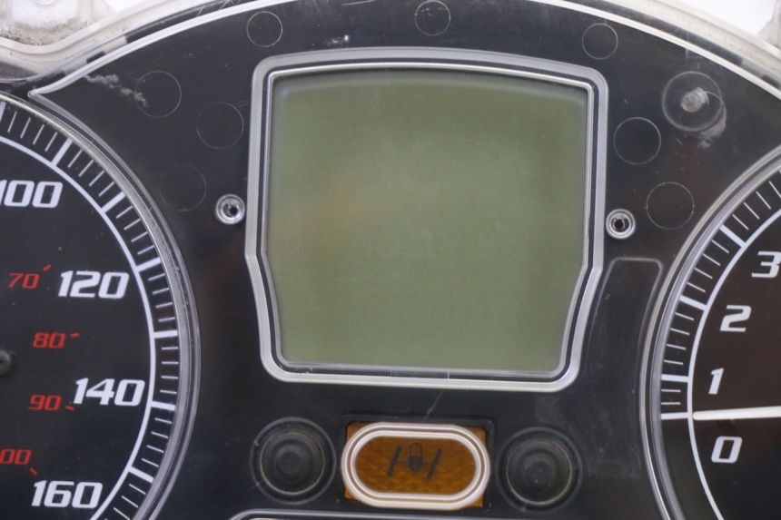 photo de TACHOMETER PIAGGIO MP3 125 (2006 - 2014) - Zoom auf Gebrauchszustand