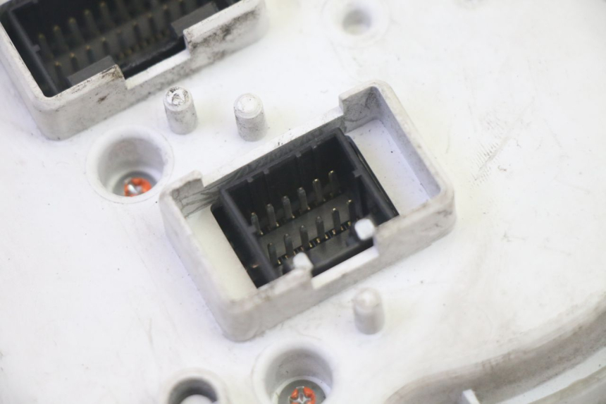 photo de TACHOMETER  PIAGGIO MP3 RL 250 (2006 - 2010) - Weitere Ansicht des Artikels