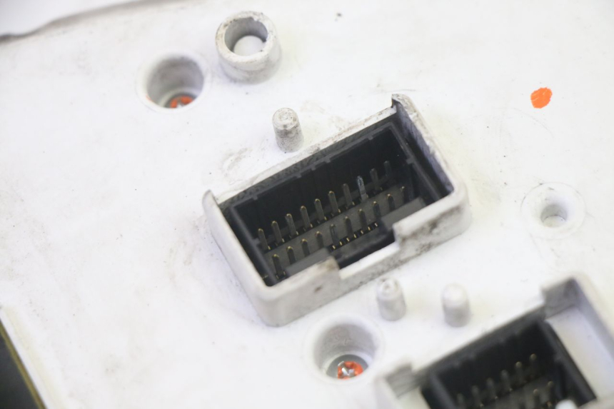 photo de TACHOMETER  PIAGGIO MP3 RL 250 (2006 - 2010) - Charakteristische Merkmale