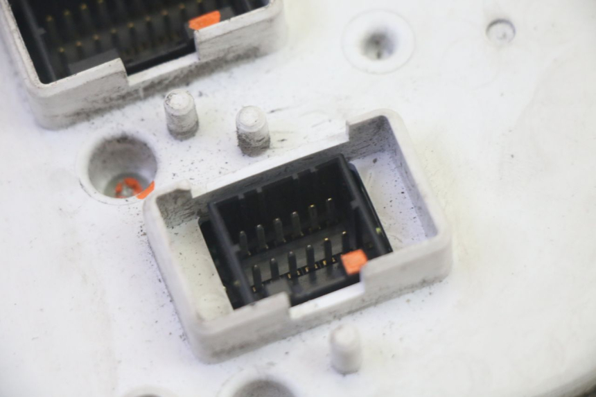 photo de TACHOMETER PIAGGIO MP3 125 (2006 - 2014) - Zoom auf Komponenten