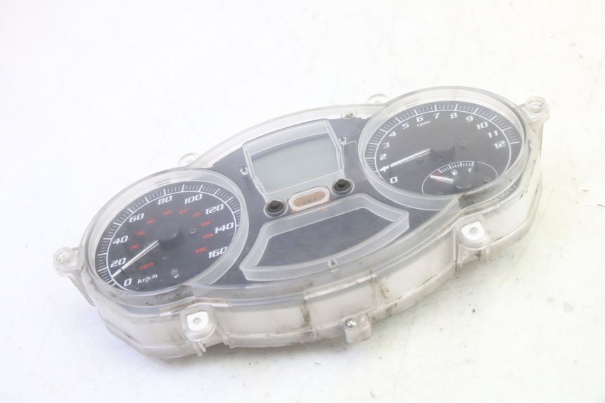 photo de TACHOMETER PIAGGIO MP3 125 (2006 - 2014) - Oberflächenzustand und Material