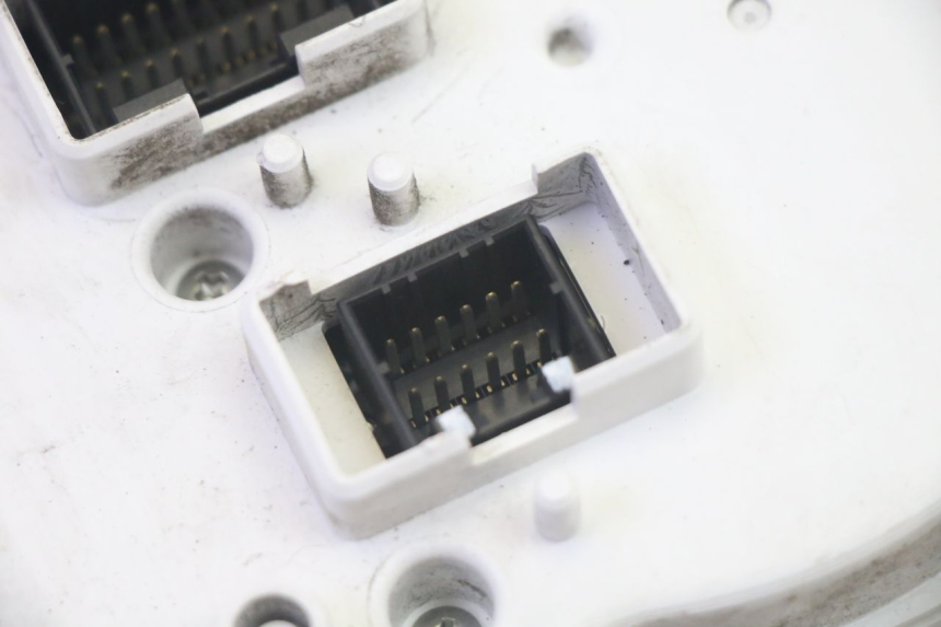 photo de TACHOMETER  PIAGGIO MP3 RL 250 (2006 - 2010) - Charakteristische Merkmale