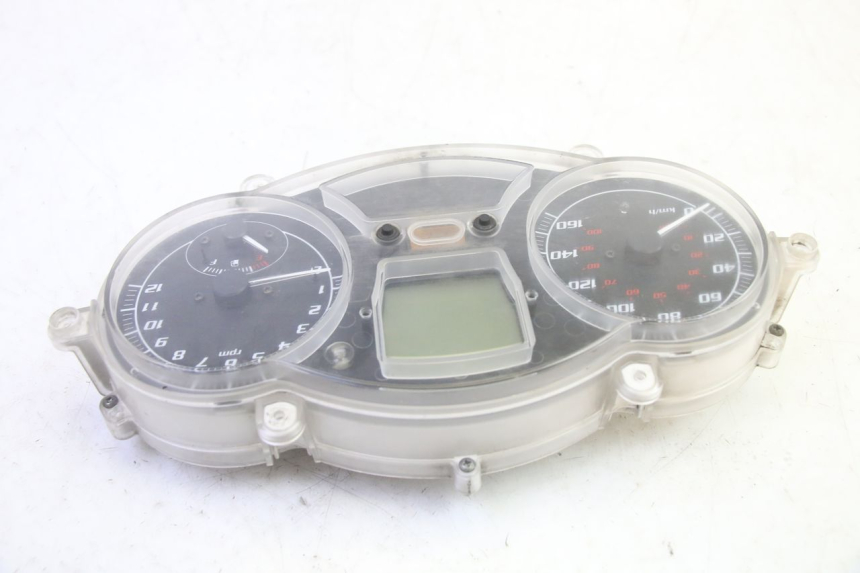 photo de TACHOMETER  PIAGGIO MP3 RL 250 (2006 - 2010) - Oberflächenzustand und Material