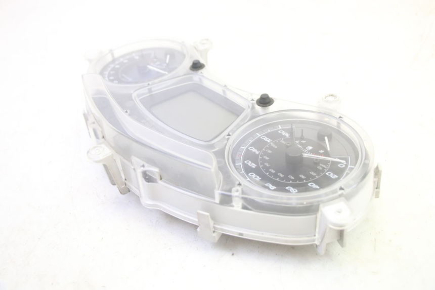photo de TACHOMETER  PIAGGIO MP3 500 (2016 - 2018) - Details der Befestigungspunkte