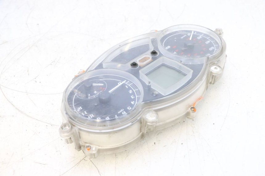 photo de TACHOMETER  PIAGGIO MP3 RL 250 (2006 - 2010) - Weitere Ansicht des Artikels