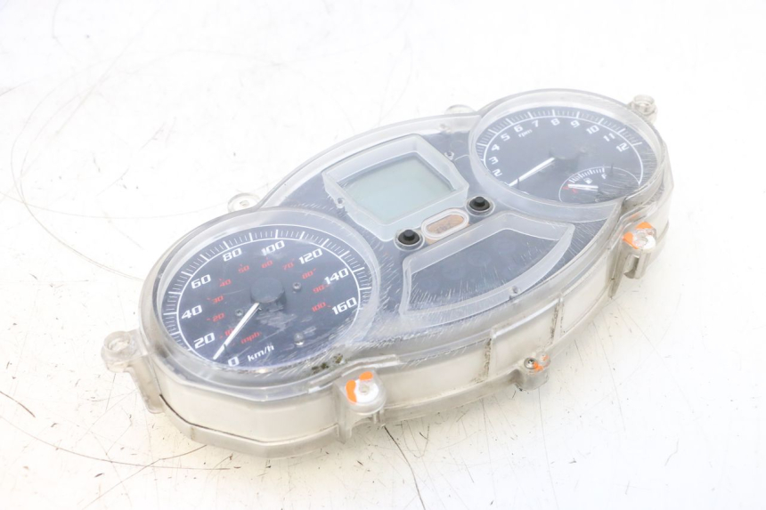 photo de TACHOMETER  PIAGGIO MP3 RL 250 (2006 - 2010) - Zoom auf Komponenten