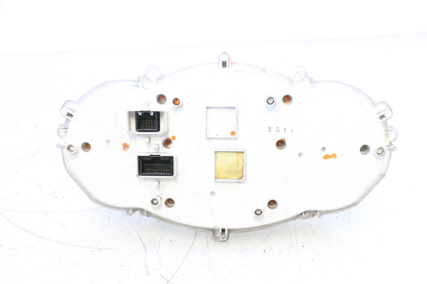 photo de TACHOMETER  PIAGGIO MP3 RL 250 (2006 - 2010) - Oberflächenzustand und Material