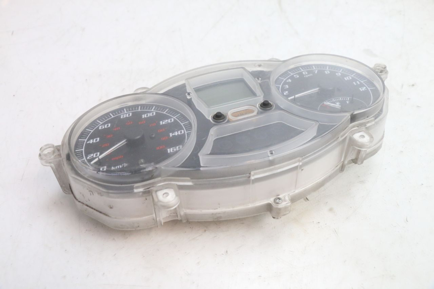 photo de TACHOMETER PIAGGIO MP3 125 (2006 - 2014) - Details der Befestigungspunkte