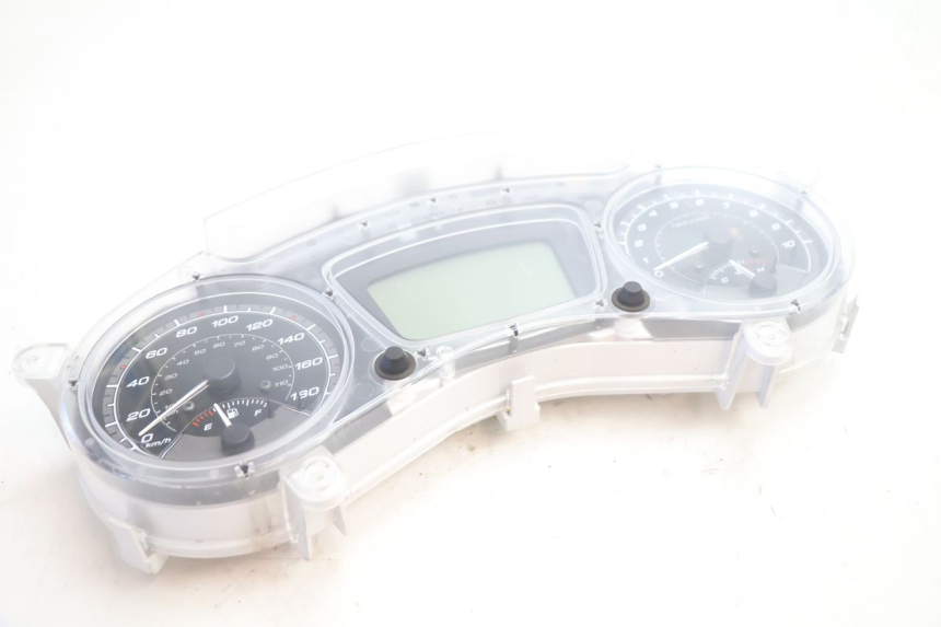 photo de TACHOMETER  PIAGGIO MP3 500 (2016 - 2018) - Details der Befestigungspunkte