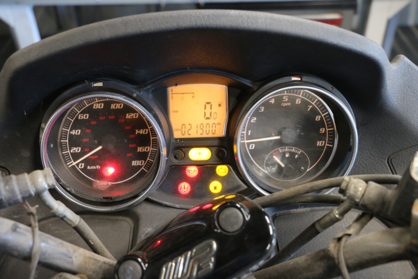 photo de TACHOMETER  PIAGGIO MP3 500 (2011 - 2015) - Zoom auf Gebrauchszustand
