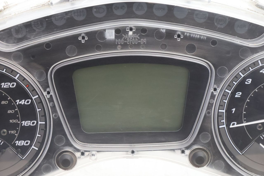 photo de TACHOMETER  PIAGGIO MP3 500 (2016 - 2018) - Alternative Perspektive