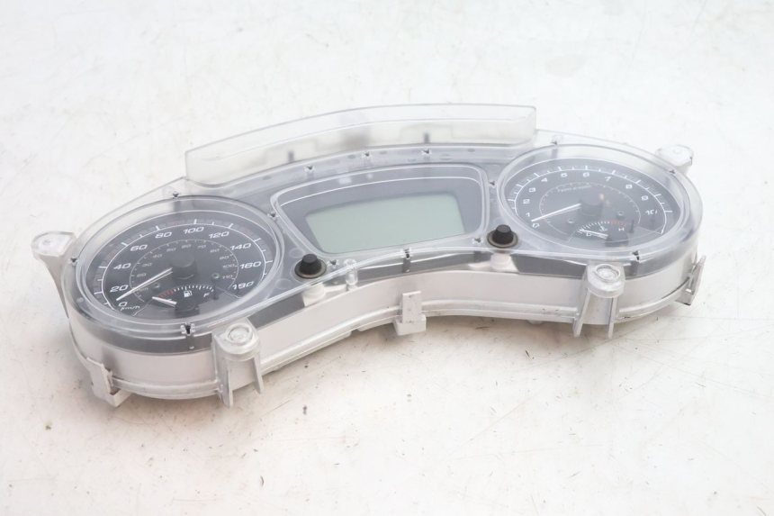 photo de TACHOMETER  PIAGGIO MP3 500 (2016 - 2018) - Details der Befestigungspunkte