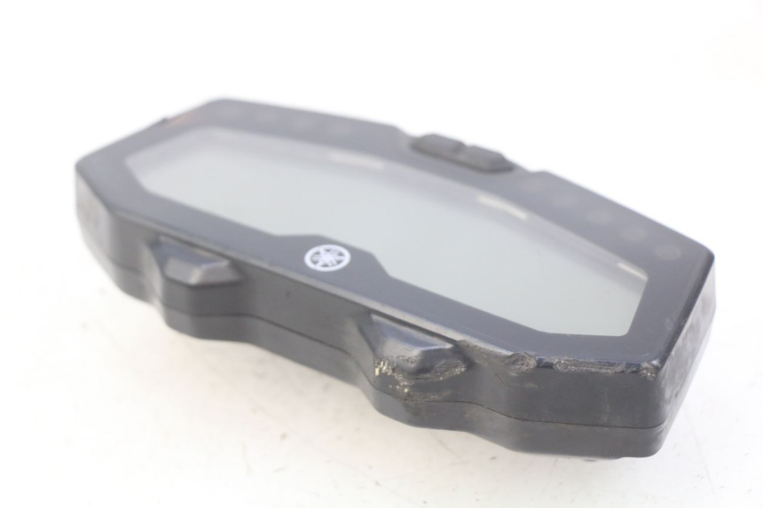 photo de TACHOMETER  YAMAHA MT-07 MT07 700 (2018 - 2020) - Details der Befestigungspunkte