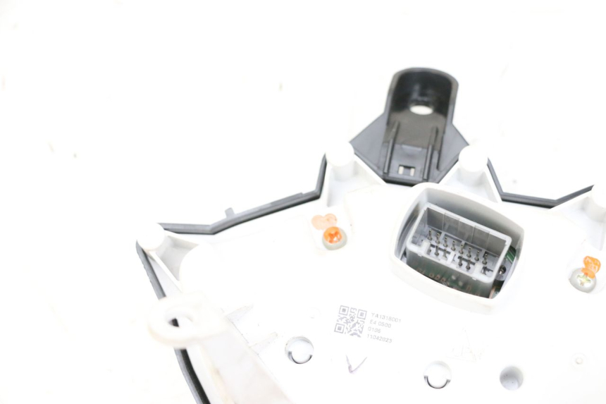 photo de TACHOMETER  YAMAHA NEO'S CORE 1 (2022 - 2026) - Details der Befestigungspunkte