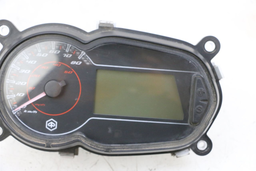 photo de TACHOMETER PIAGGIO NEW TYPHOON 50 (2018 - 2021) - Weitere Ansicht des Artikels
