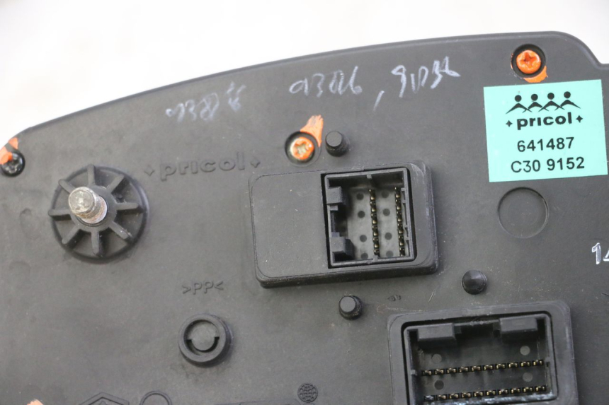 photo de TACHOMETER  GILERA NEXUS 125 (2009 - 2013) - Oberflächenzustand und Material